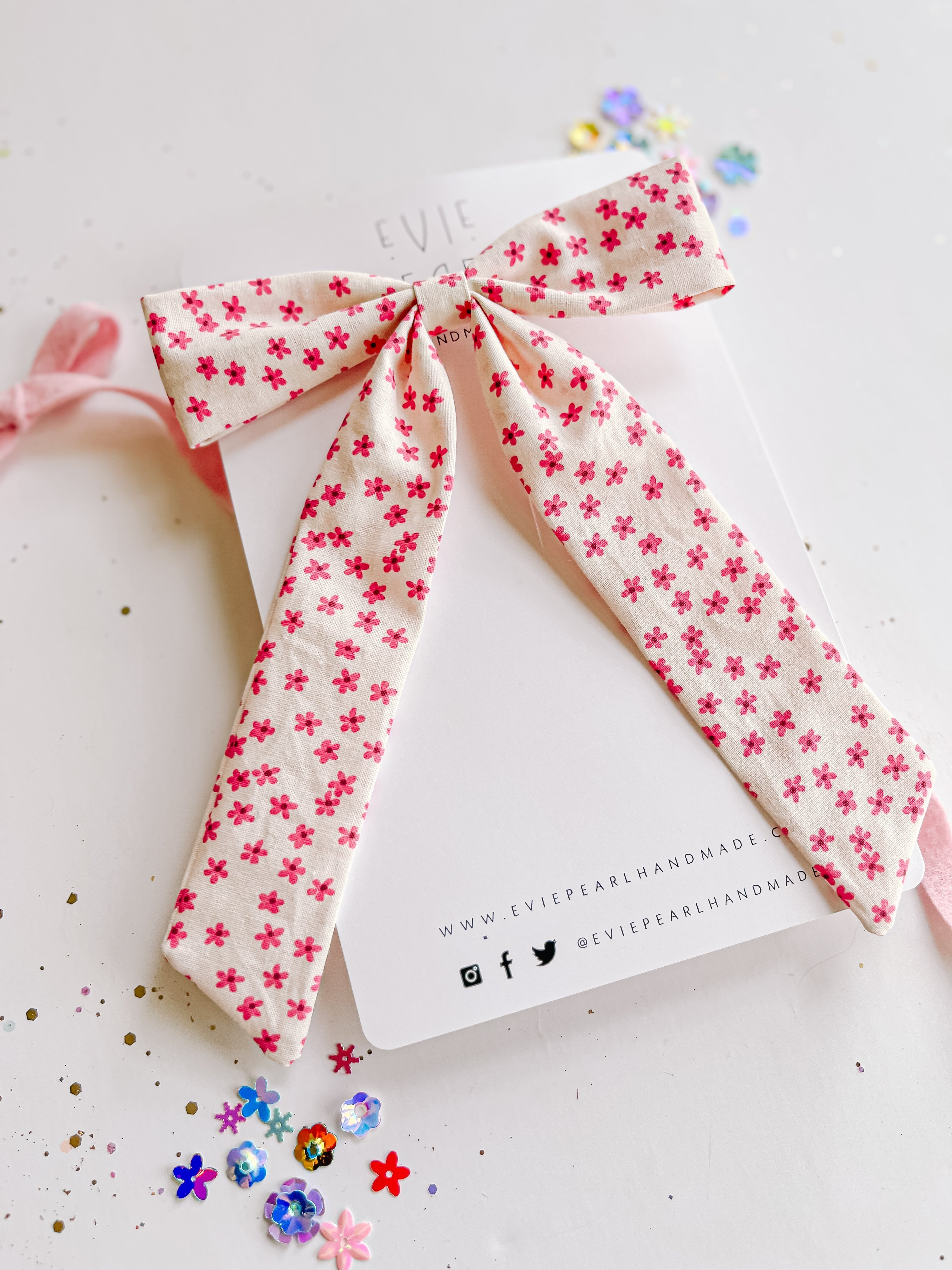 Pink Daisy Long Tailed Bow